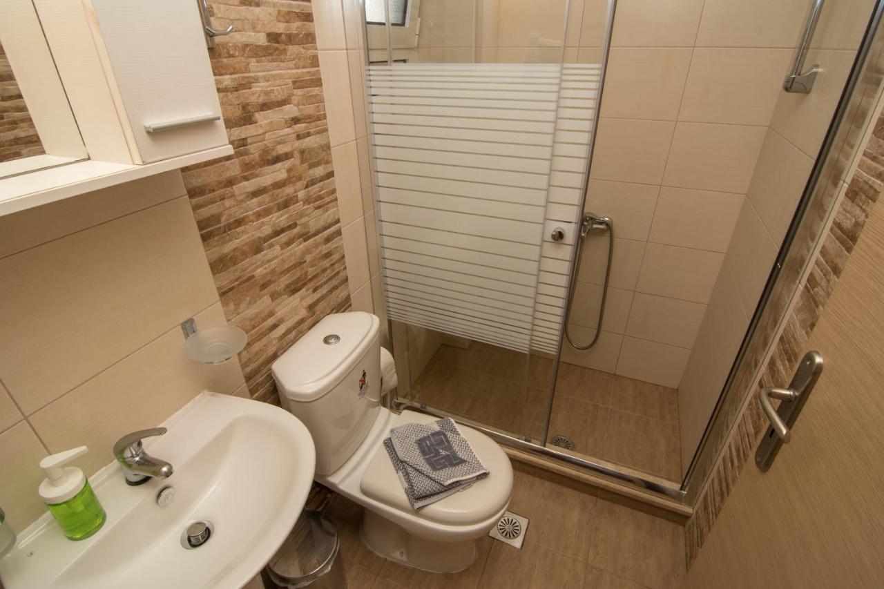 Giannmary Apartment Palaiochora Luaran gambar