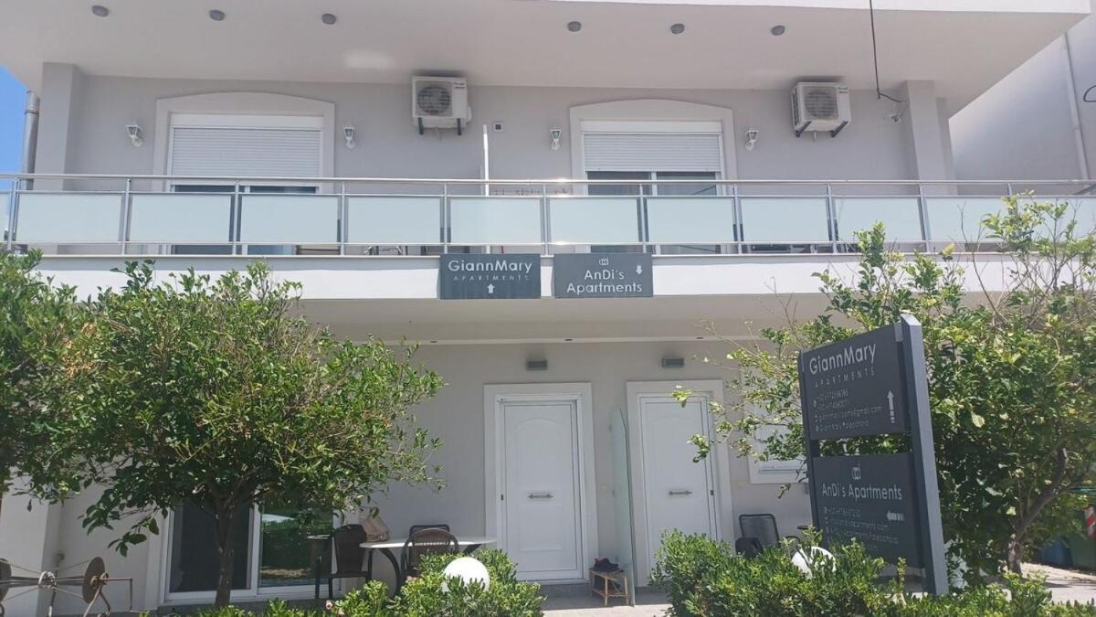 Giannmary Apartment Palaiochora Luaran gambar