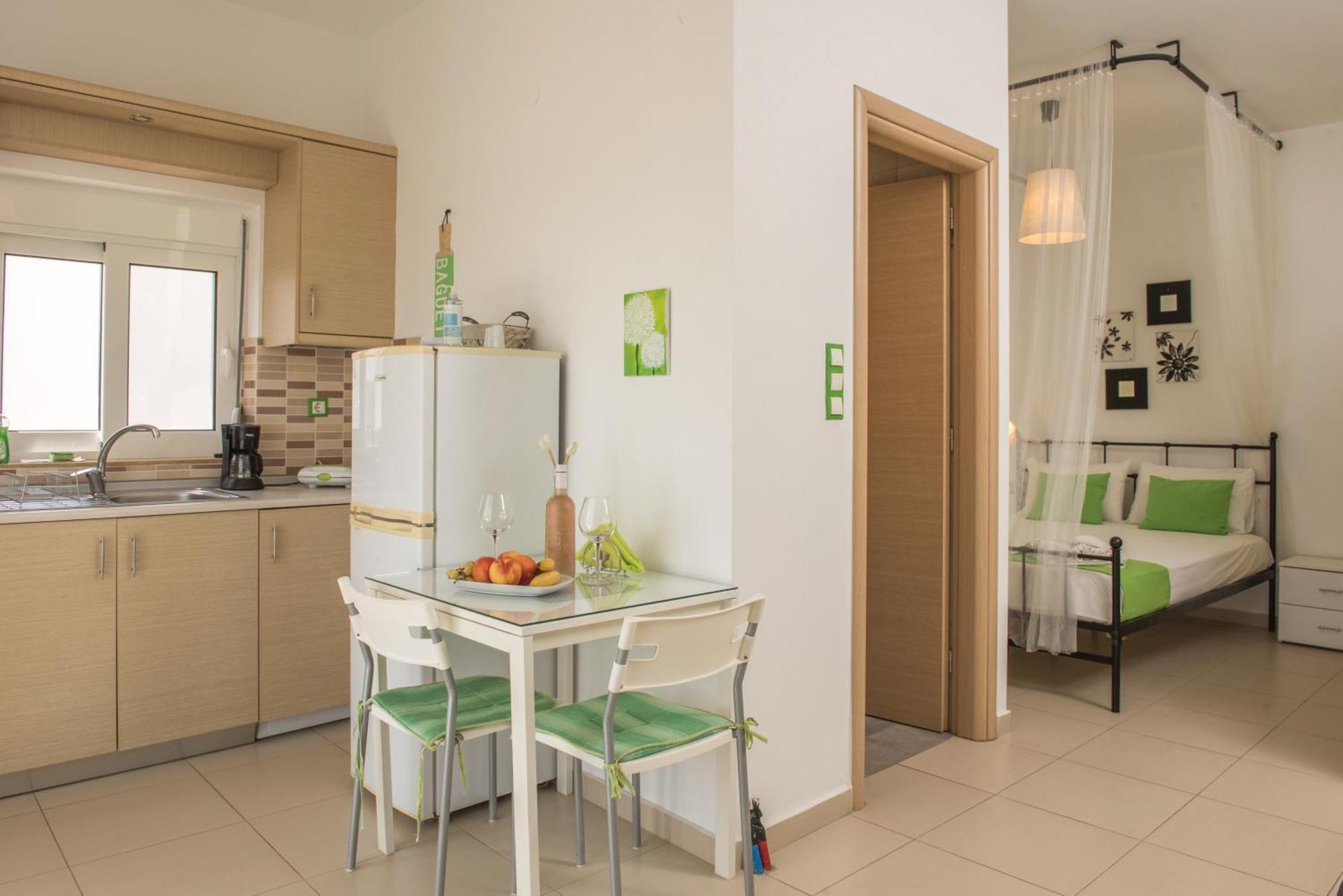 Giannmary Apartment Palaiochora Luaran gambar