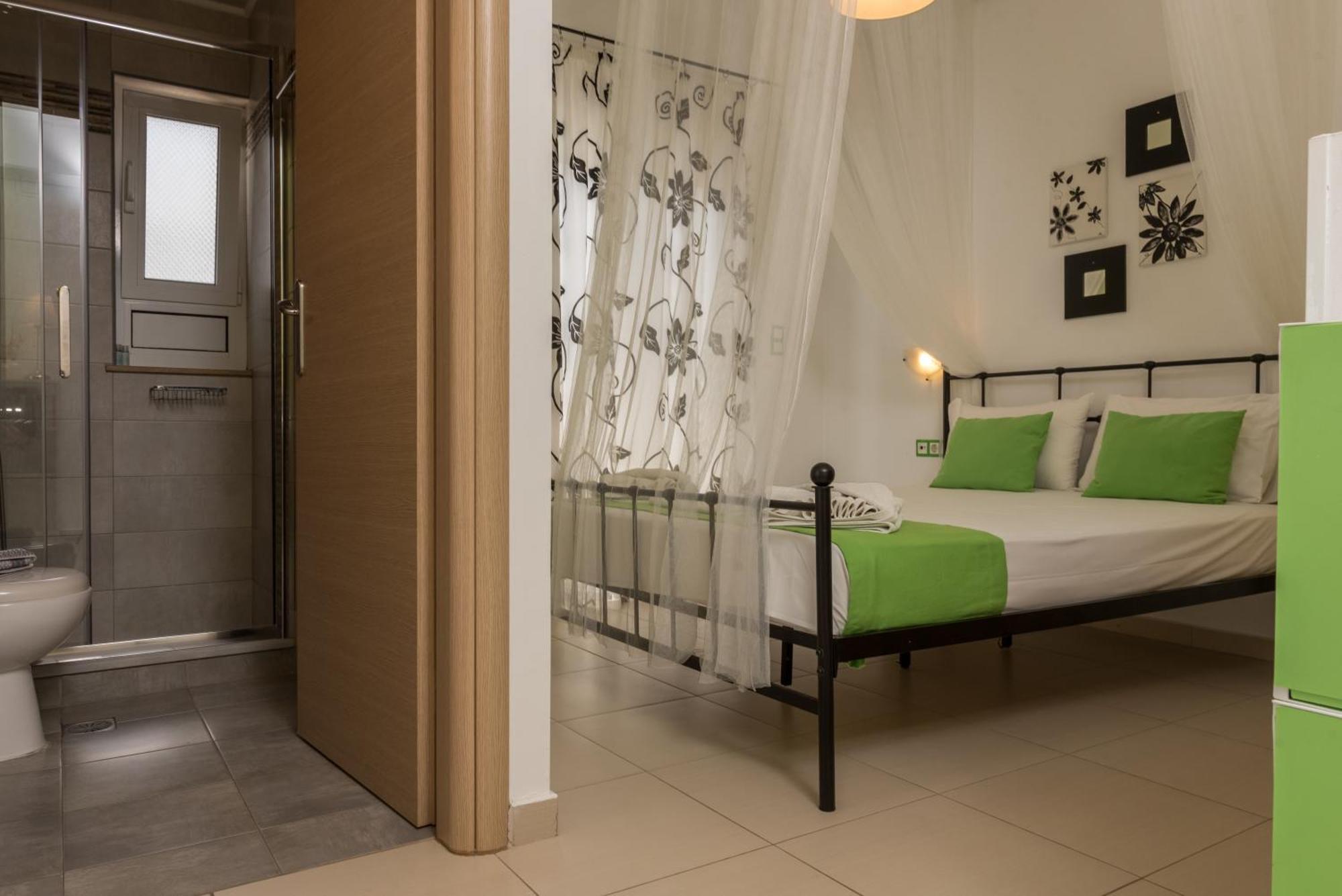 Giannmary Apartment Palaiochora Luaran gambar